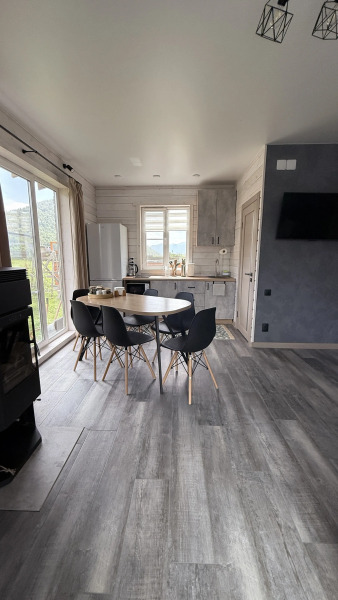 Шале с террасой в горах