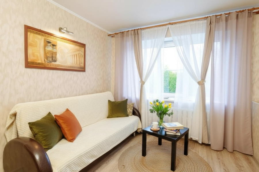 Апартаменты 9 ночей в центре на Анохина 37