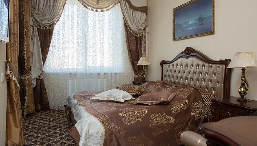 Отель Лидер