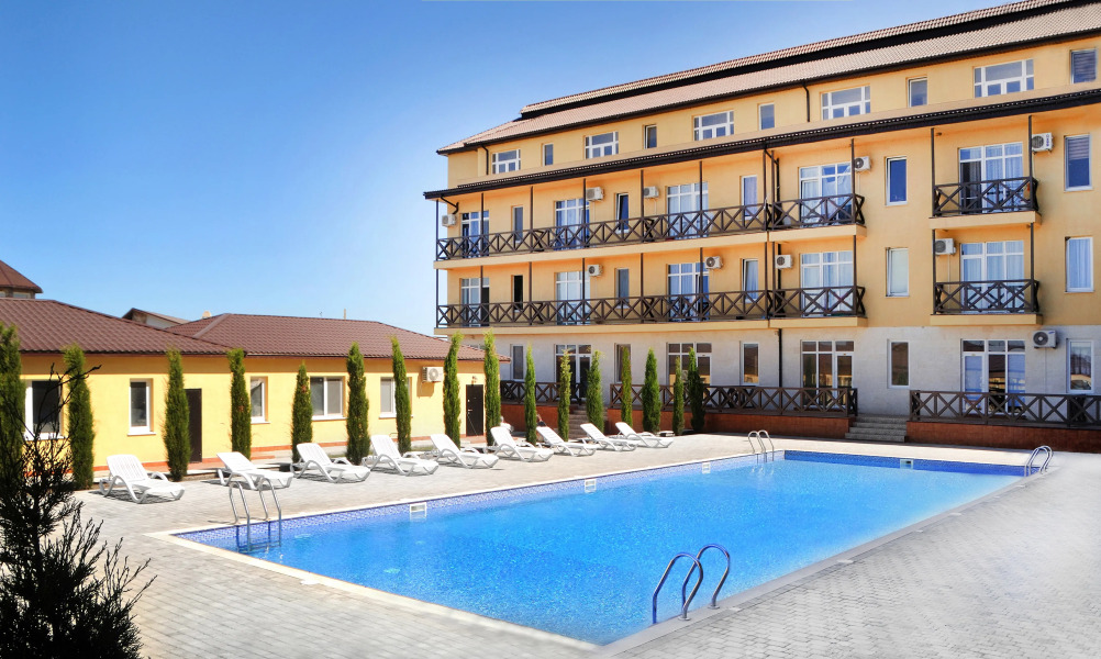 Отель Черноморский