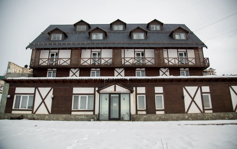 Отель Edelweiss Hotel