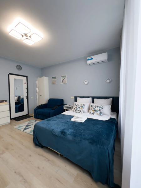 Квартира студия в голубых тонах