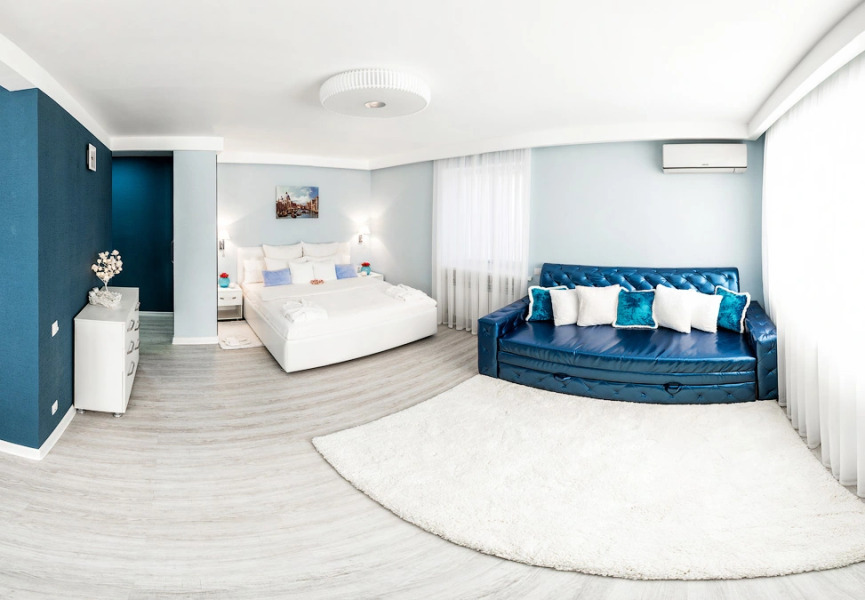 Апартаменты Тихая студия 38кв.м,напротив Центрального Парка,вокзал пешком