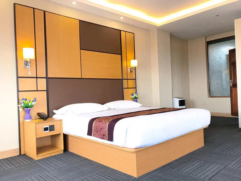 Отель 2000 Downtown