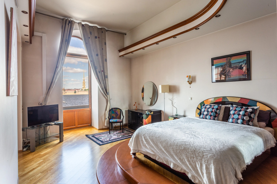 Апартаменты Art Home у Эрмитажа 7 комнат с видом на Неву