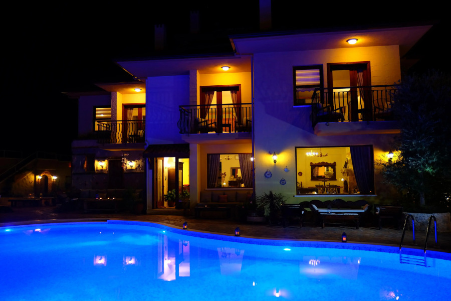 Отель Mandarin & Mango Boutique Hotel