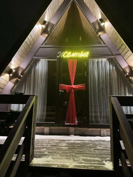 Частный дом Желтый на улице Речная 17