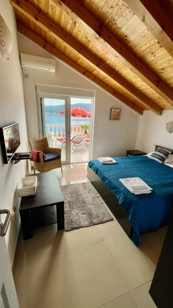 Апарт-отель Family House with pool & sea view
