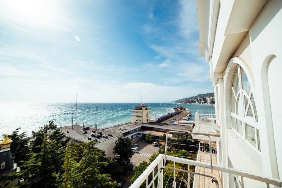 Отель Бристоль