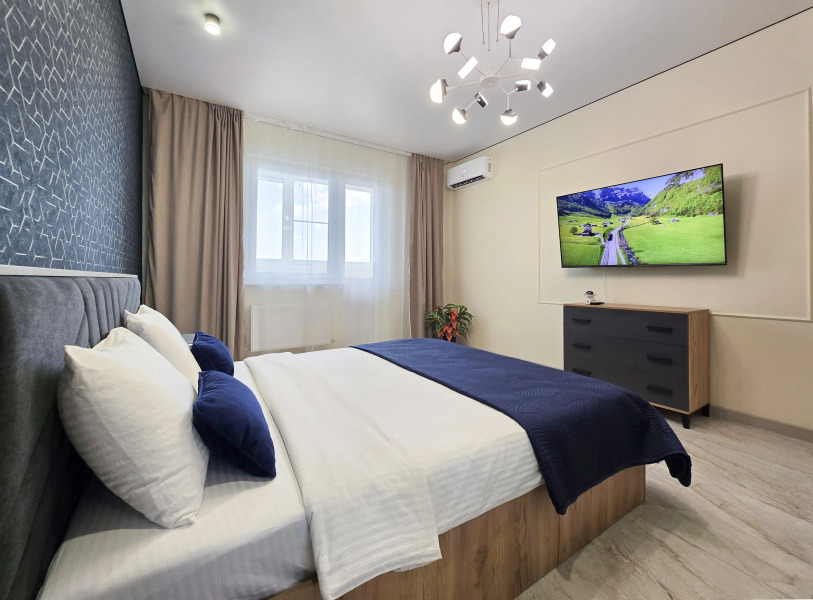 Квартира с большим телевизором и шикарным видом на реку Кубань 2