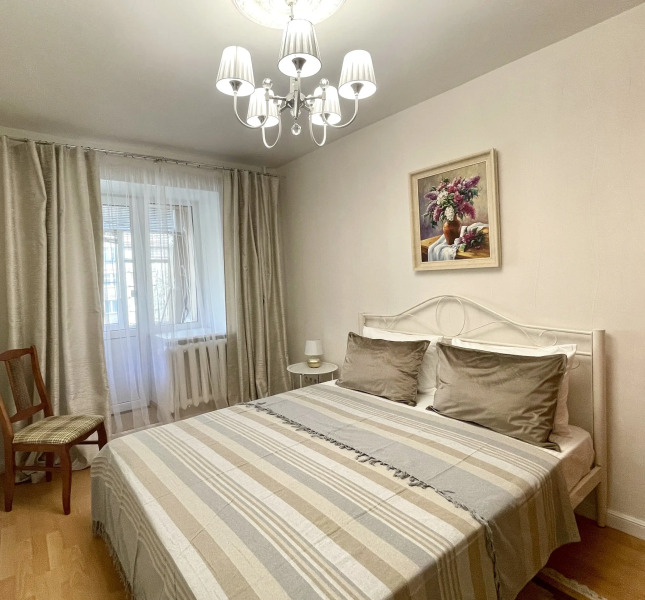 Квартира Просторная 4х комнатная в центре