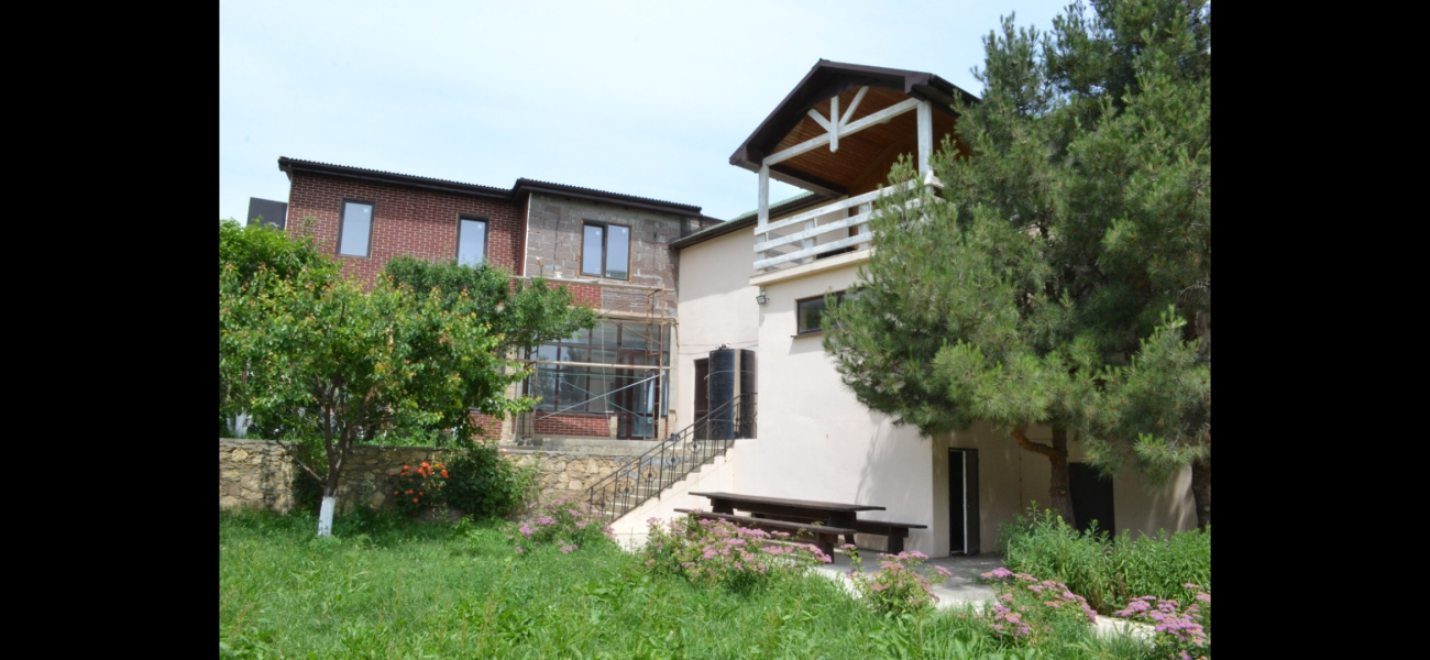 Частный дом у Подножья Горы Тарки