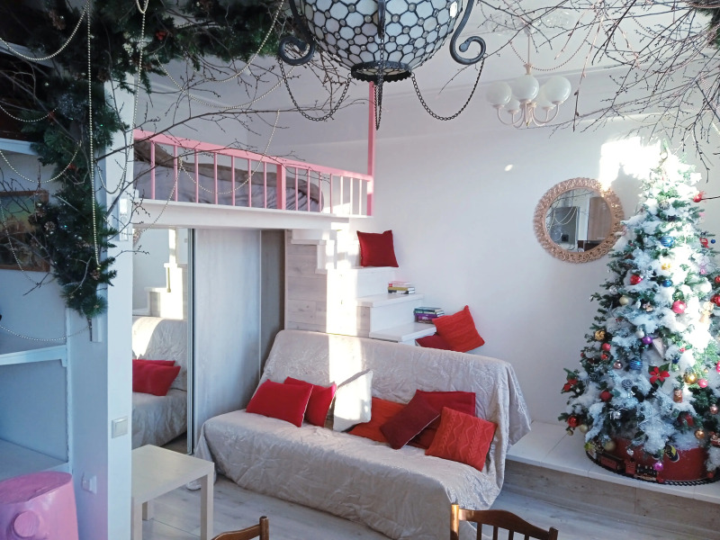 Квартира Студия с авторским декором Сказочный лес в красивом доме