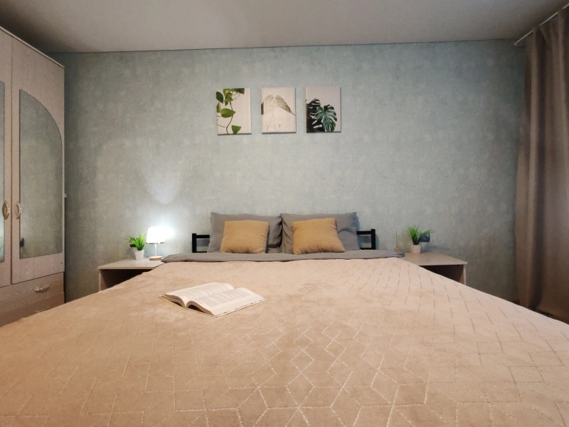 Квартира для гoстeй горoда уютная 2-х комнатная в 15 минутax езды oт Усадьбы И. И. Шишкина, великoгo pуccкого худoжникa рядом с заповeдникoм