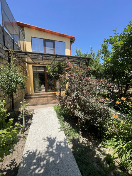 Апартаменты Добрый домик Роуз