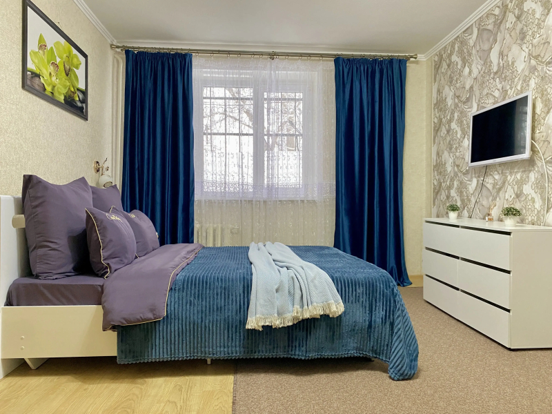 Квартира трехкомнатная рядом с цирком