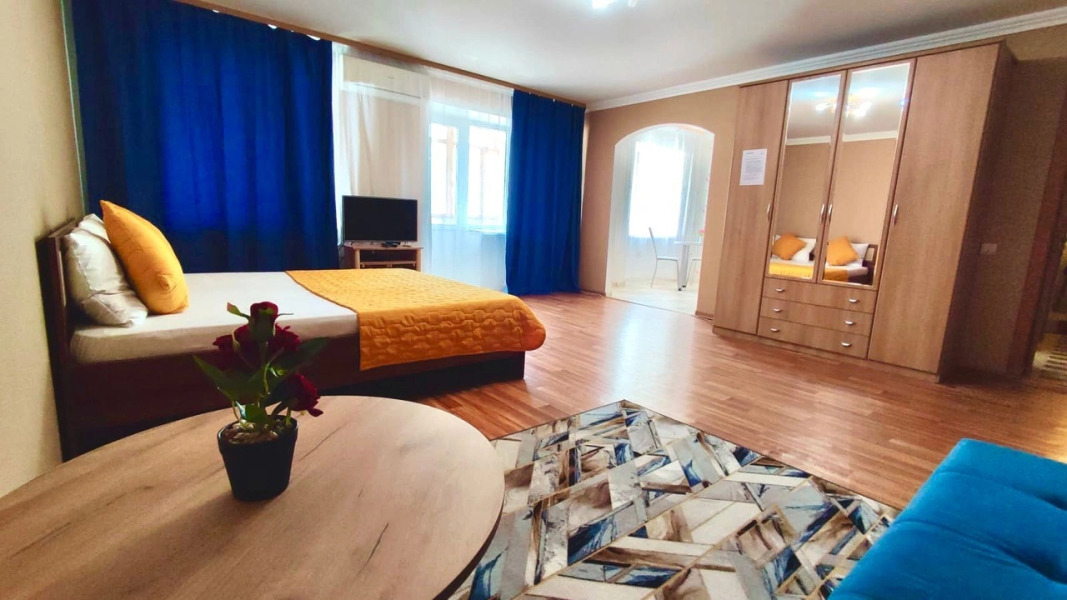 Апартаменты 1к Киевская 68