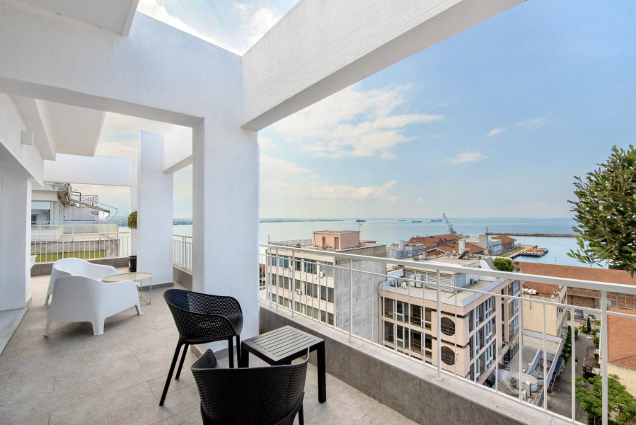 Апартаменты Oddity Seafront Penthouse