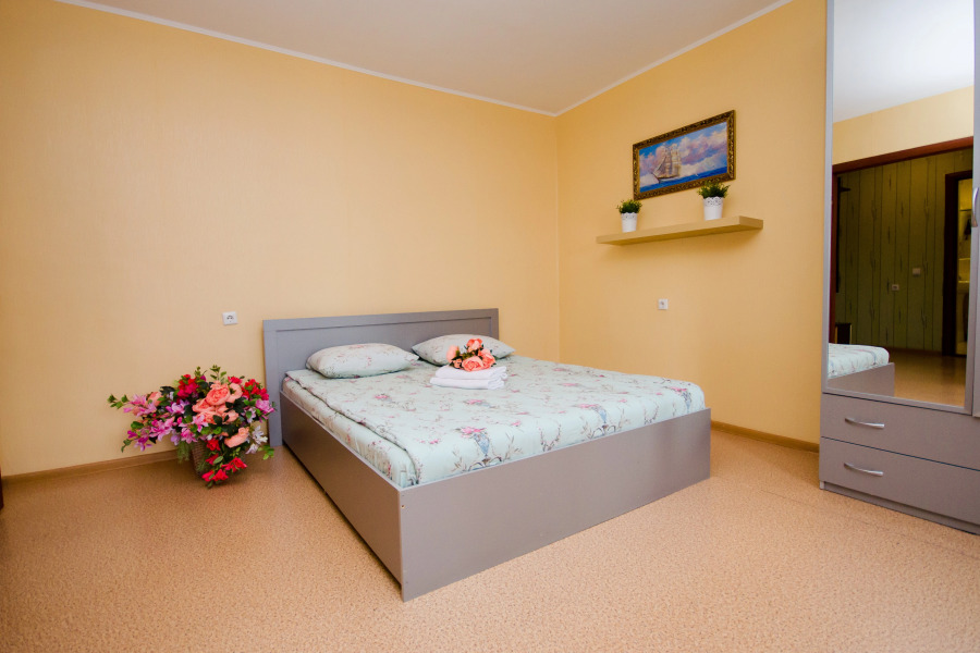 Апартаменты Квартирный Вопрос на Лазурная 17