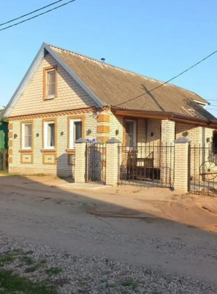 Частный Дом в Центpе Дeревни Взвад