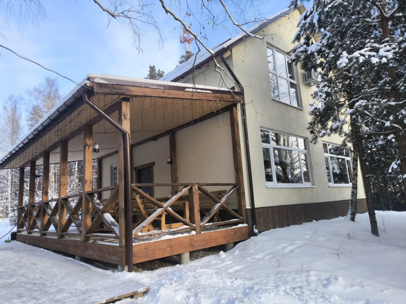 Частный дом Дом для семьи и небольшой компании