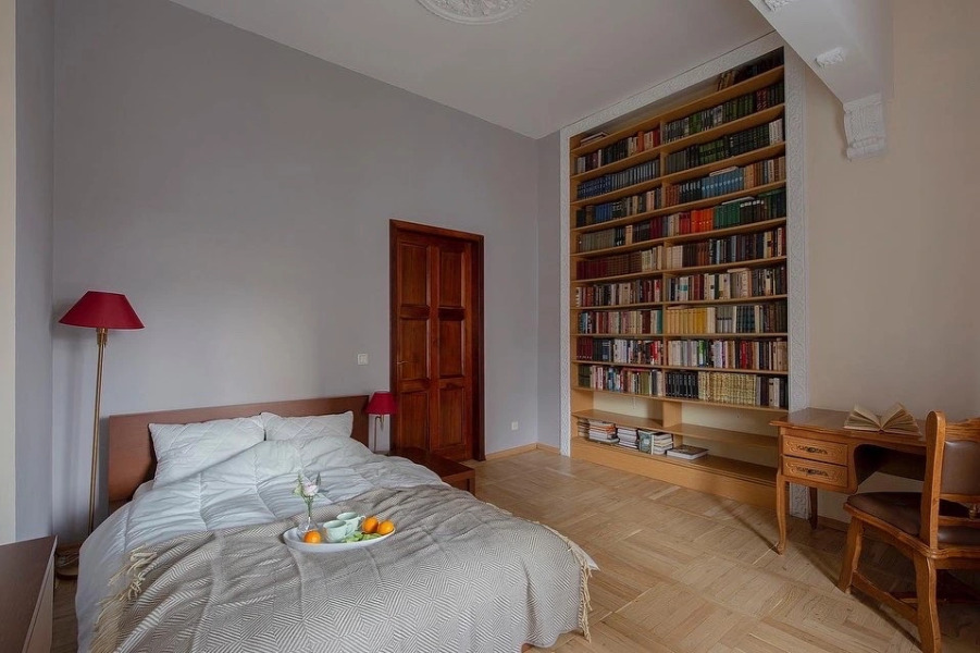 Квартира на Петровской Набережной