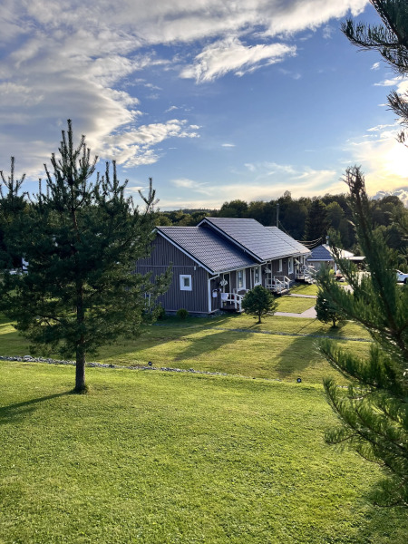 Частный дом у реки