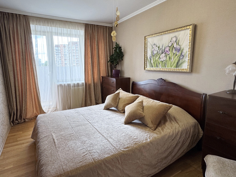 Квартира Трехкомнатная на 9 Апреля