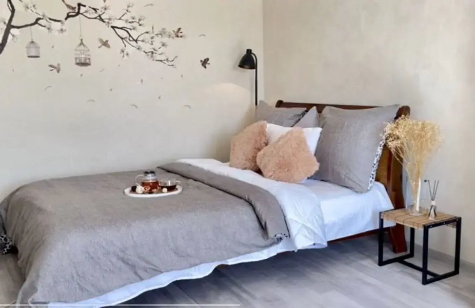 Комфорт Апартаменты Lora Home на Пражской