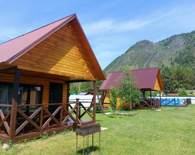 Частный дом Домик-студия на Чемальской