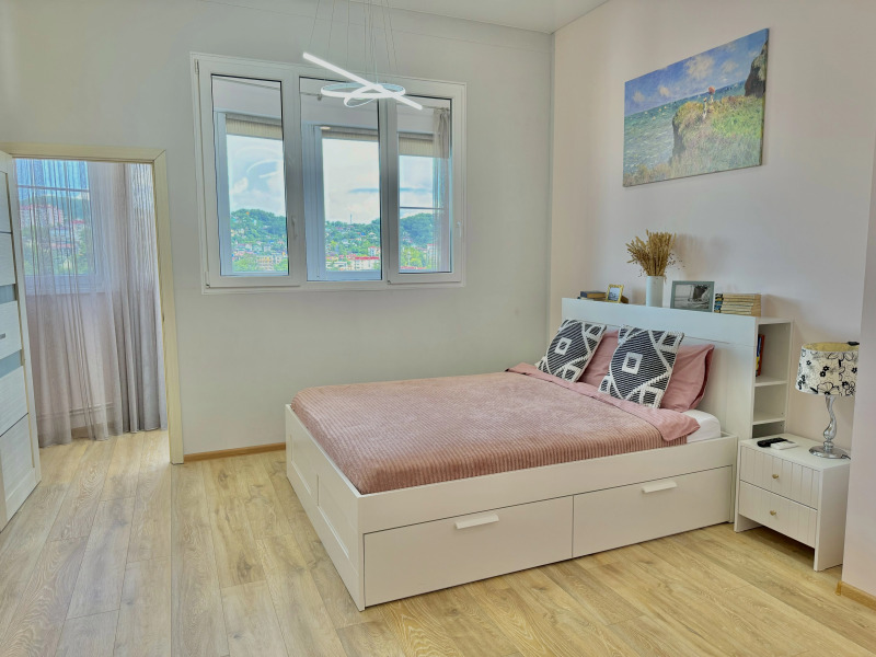 Квартира площадью 77 кв.м в самом центре города в новом доме на Карла Маркса 5