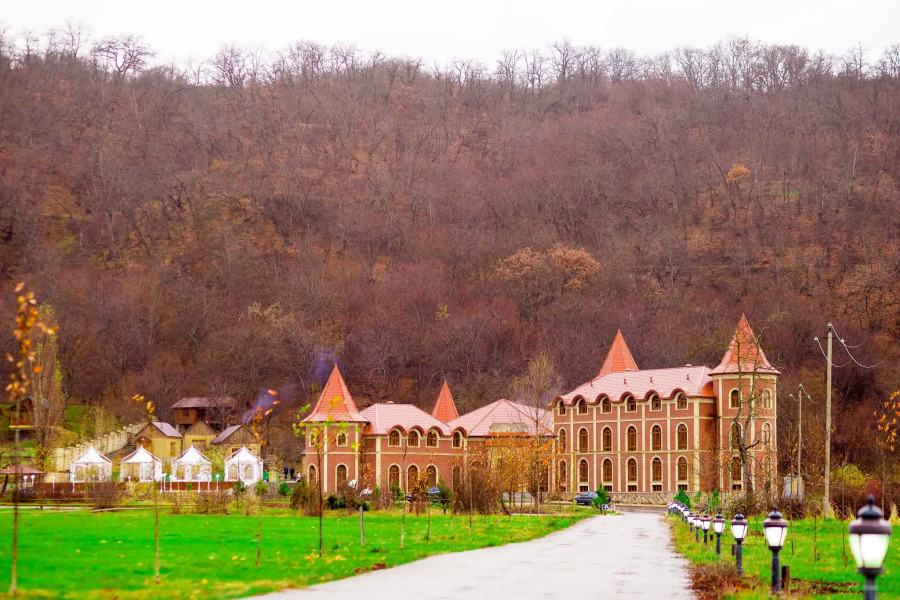 Отель Chateau Qusar