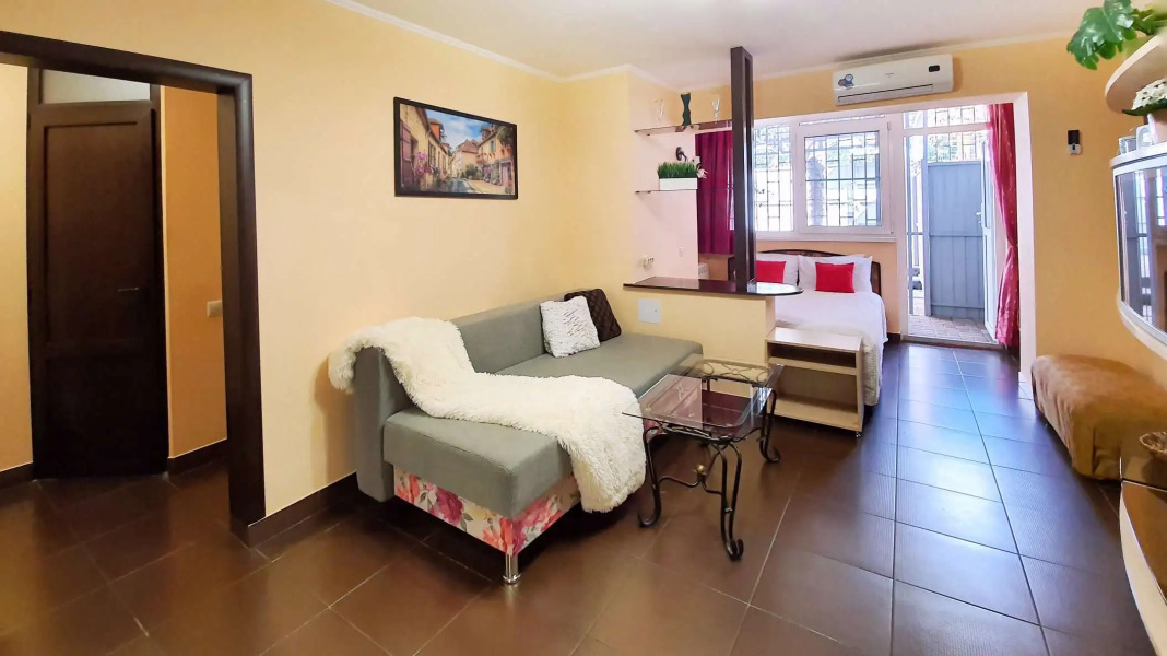 Апартаменты с личной террасой рядом с ж/д вокзалом