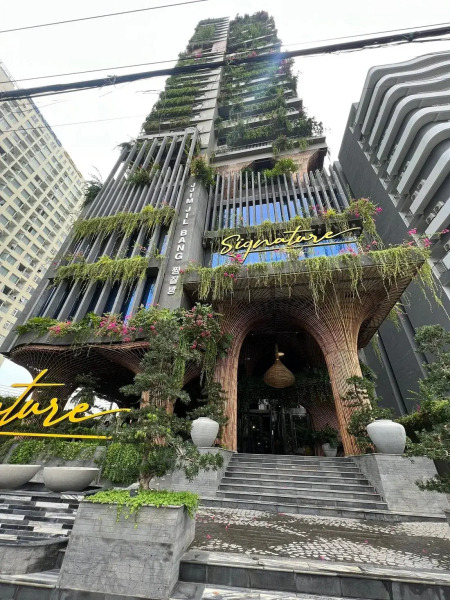 Отель The Signature Nha Trang