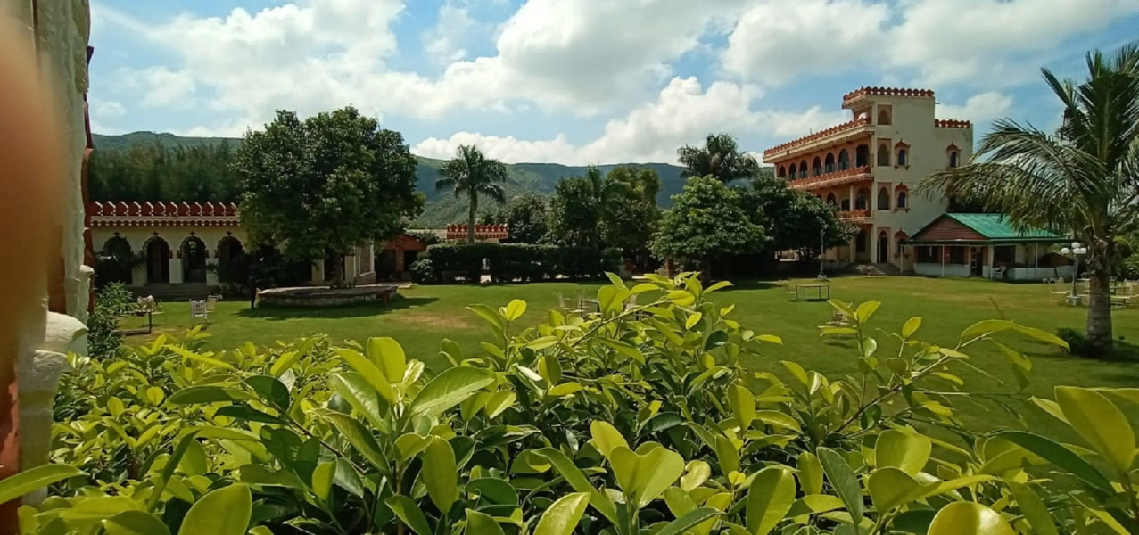 Отель The Country Side Resort