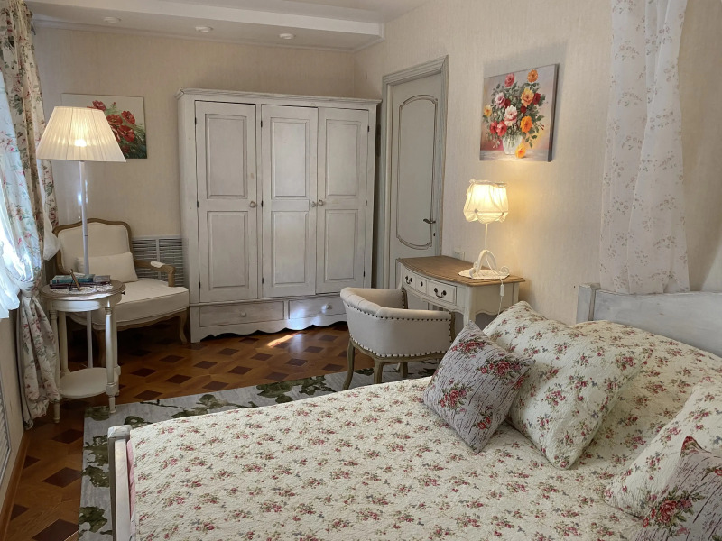 Квартира 2-х комнатные апартаменты Классик на Набережной