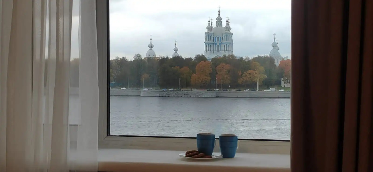 Квартира с Видом на Смольный Собор