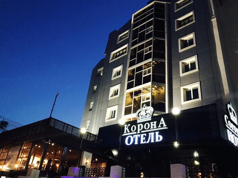 Отель Corona