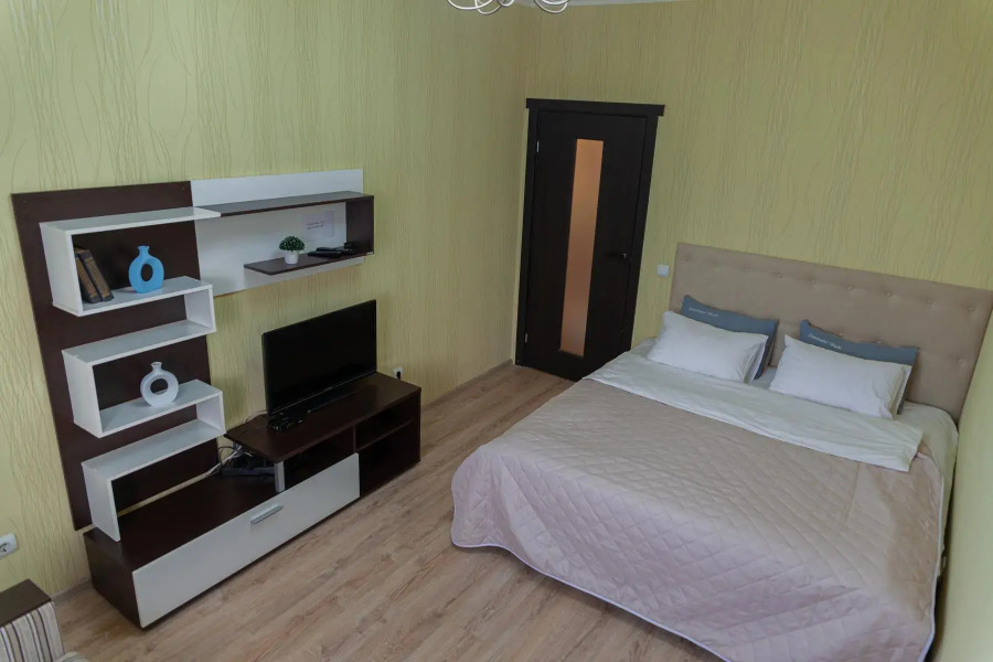 Апартаменты однокомнатные (137) Серебровская 91