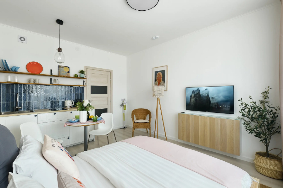 Апартаменты F-Apart с видом на небоскрёб Лахта в стильном интерьере