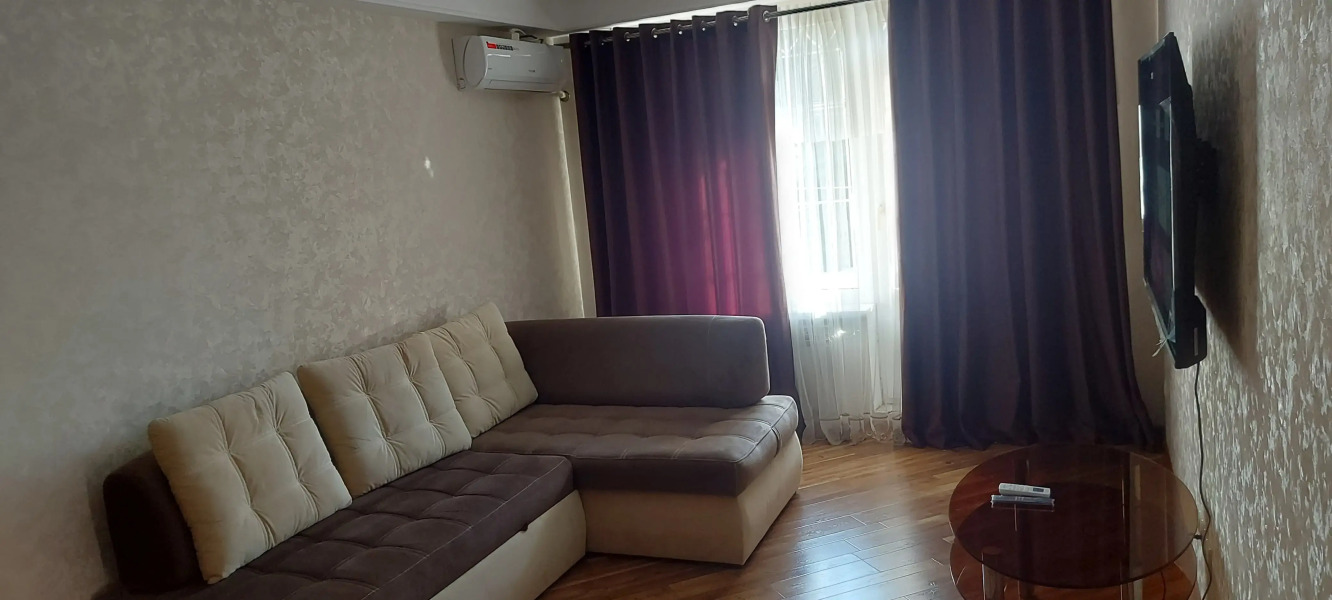 Апартаменты 2-х комнатная квартира на Расула Гамзатова