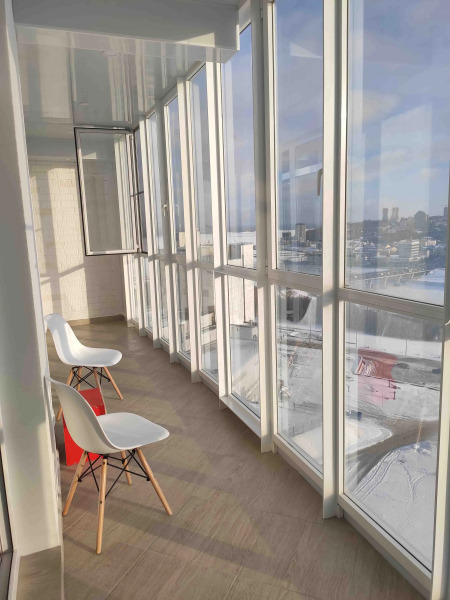 Квартира 3-комнатная в Лайнере с видом на Залив