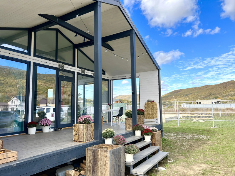 Частный дом У реки в горах