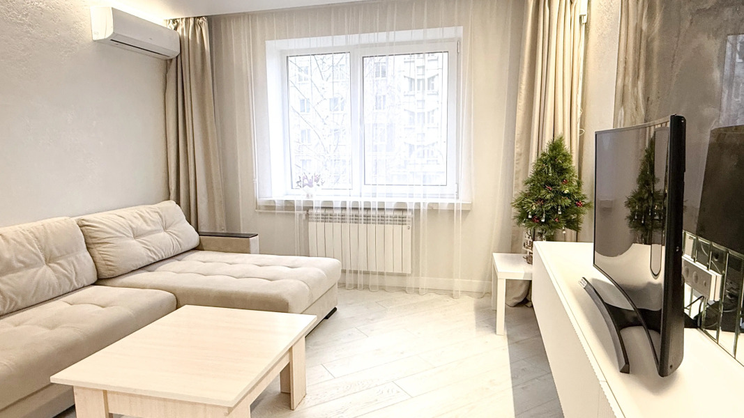 Апартаменты на Чкалова после ремонта, 2 комнаты: гостиная и спальня