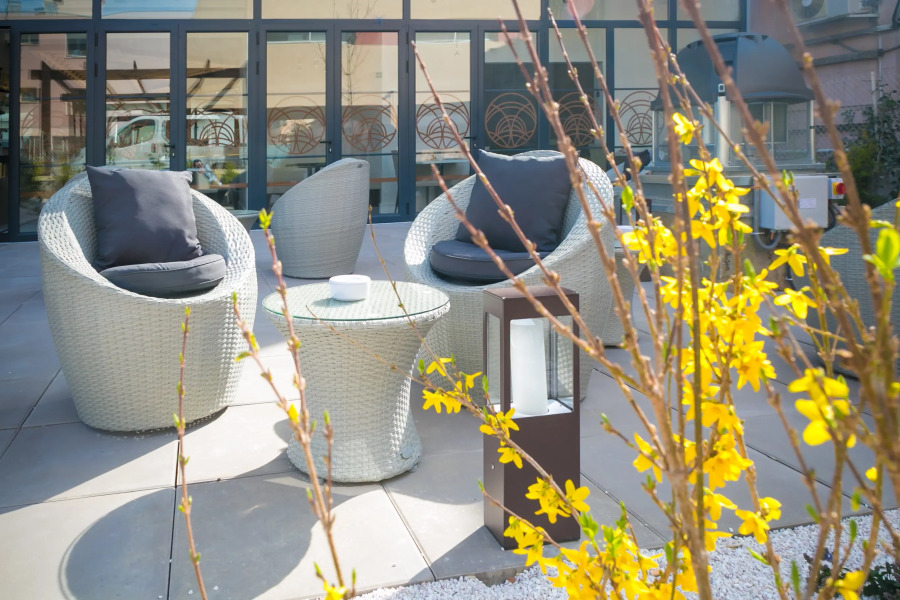 Отель Best Western Journel Saint-Laurent-Du-Var