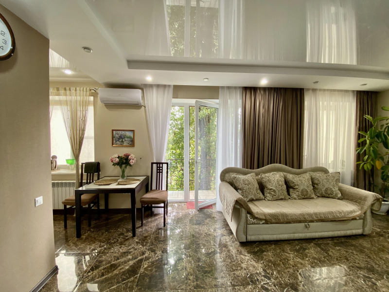 Апартаменты на Рабоче-Крестьянской 7