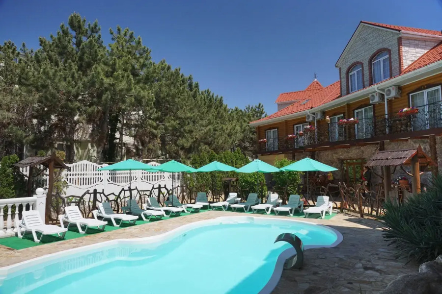 Отель Роман