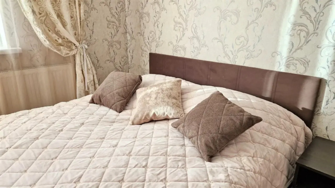 Квартира Краснозвездная 33