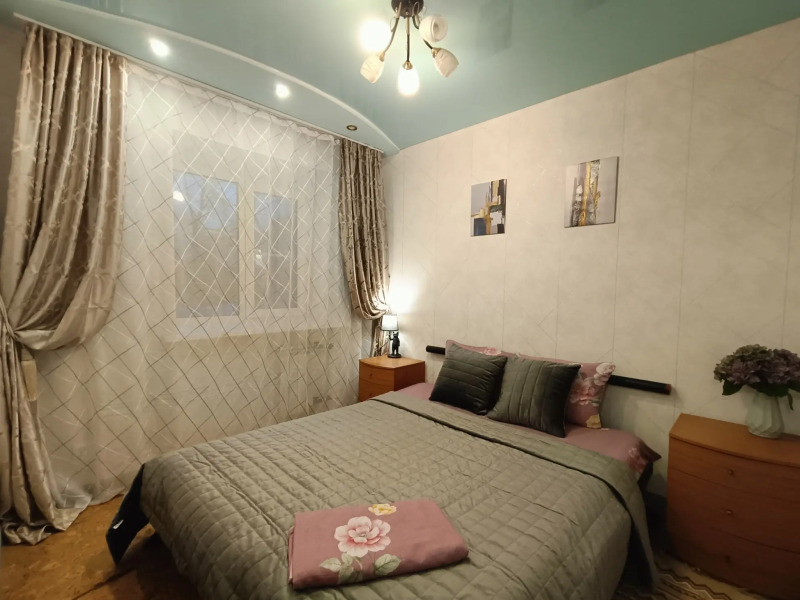 Квартира на 6 гостей в центре города на Поющих фонтанах