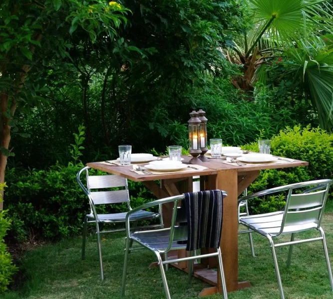 Апартаменты Luxury garden apartment and walk anywhere